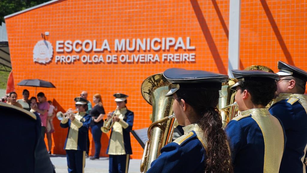 Guararema celebra um ano da Escola Municipal “Professora Olga de Oliveira Freire”