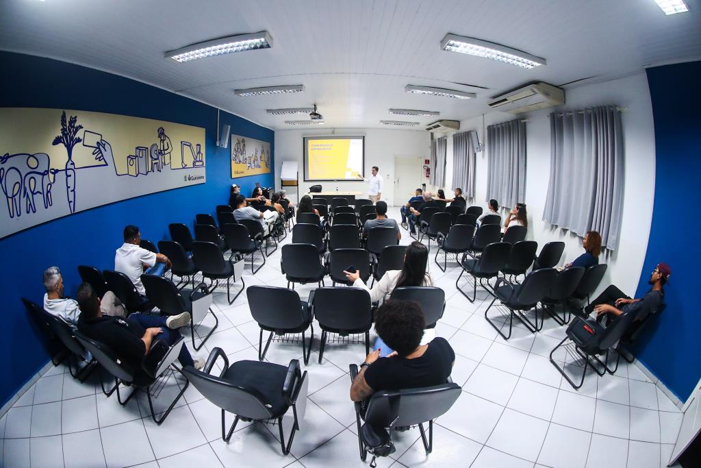 Programa “Empreendedor Mais Forte” promove oficinas de identidade e base pessoal em Guararema