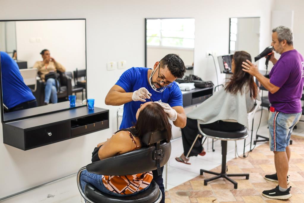 Prefeitura de Guararema celebra Mês da Mulher com “dia da beleza” e ações de empoderamento