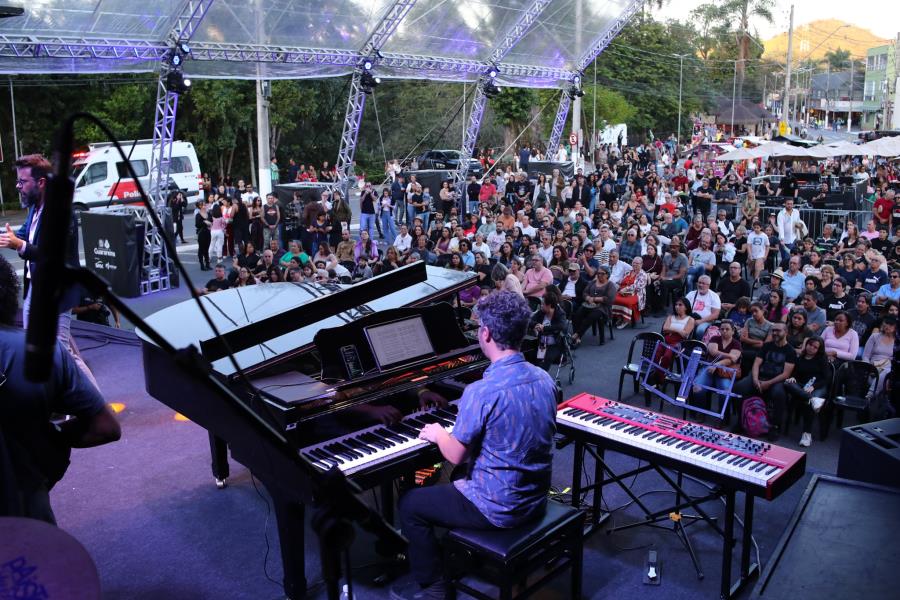 Segundo dia do Guararema Jazz & Blues Festival 2025 encanta com grandes talentos e recebe autoridades da região