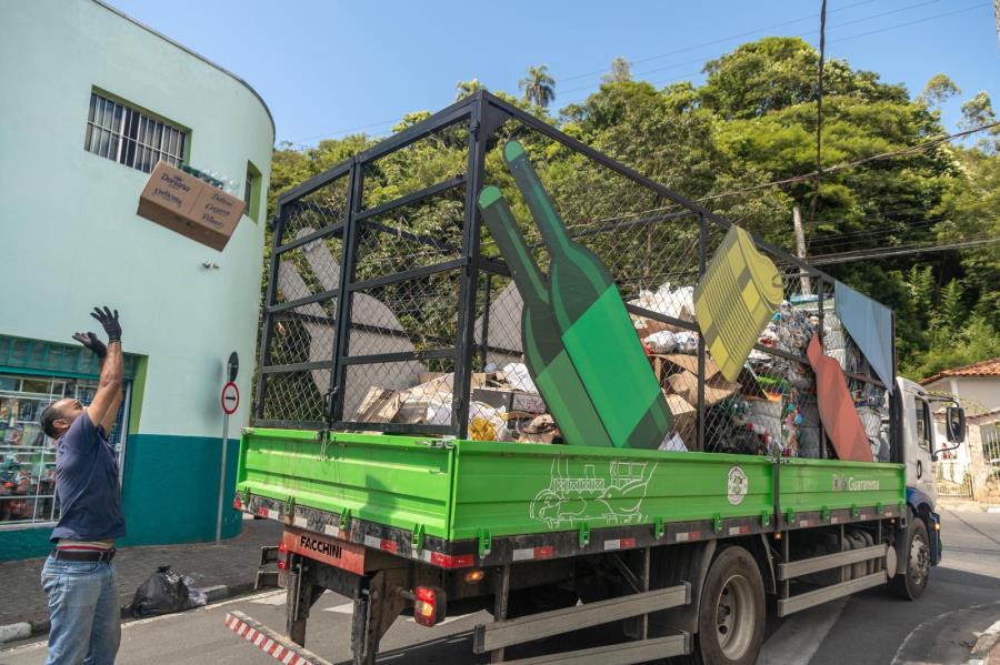 Coleta seletiva, cata-treco e Loja Pérola do Bem reforçam compromisso ambiental de Guararema