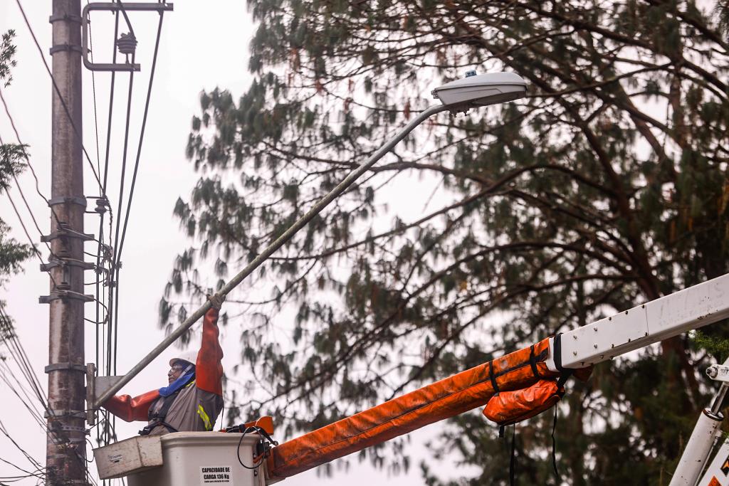 EDP conclui instalação de mais de 600 luminárias de LED nos bairros de Guararema