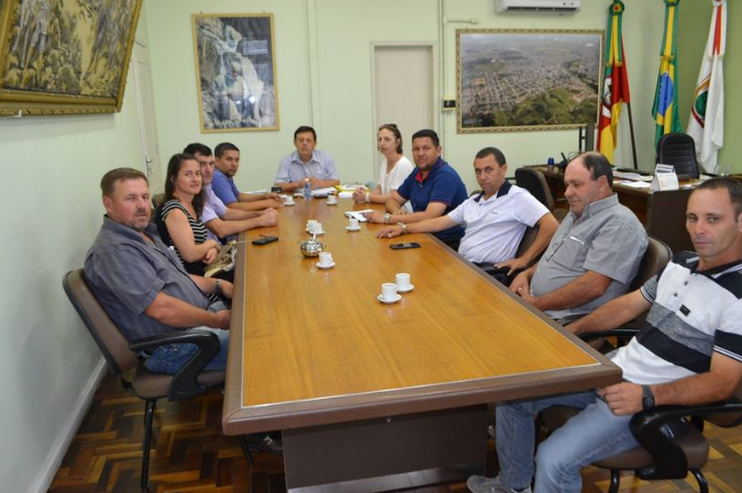 Diretoria da associação Comunitária do Bonito reuniu-se com o Prefeito Municipal