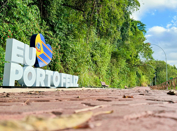 Letreiro da cidade de Porto Feliz