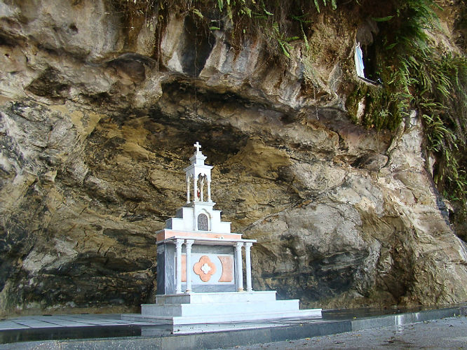 Gruta N. Sra. de Lourdes