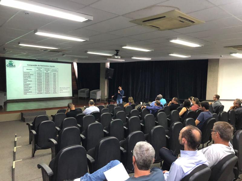 Visita técnica na Usina de Triagem Mecanizada de Resíduos Sólidos Tecipar