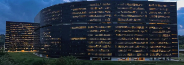 Espetáculo com luzes e Papai Noel encanta o Centro de Uberlândia