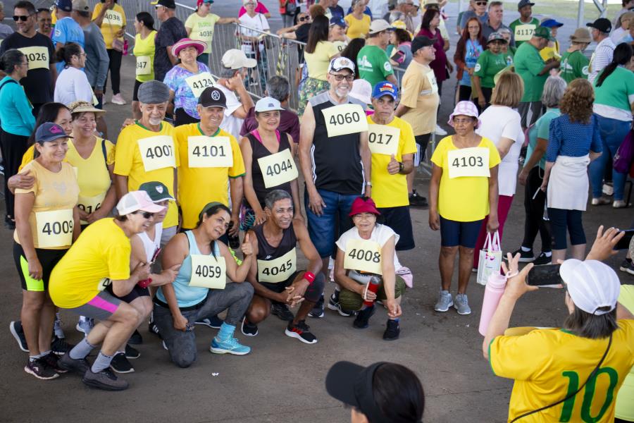 4K Run 50+: eMulti promove Corrida da Terceira Idade em celebração ao Dia Nacional do Idoso e reúne 300 corredores no Parque de Eventos