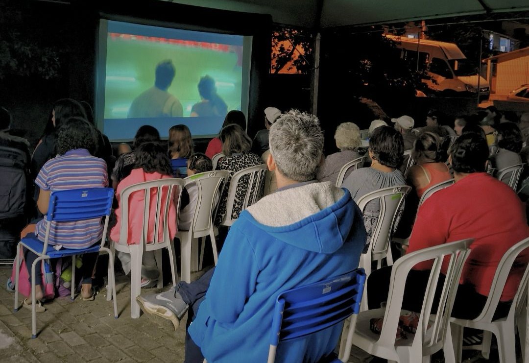 Projeto do “Ponto de Cultura Arte em Movimento” leva Cinema Itinerante aos moradores dos bairros do Godoy e Pessegueiros