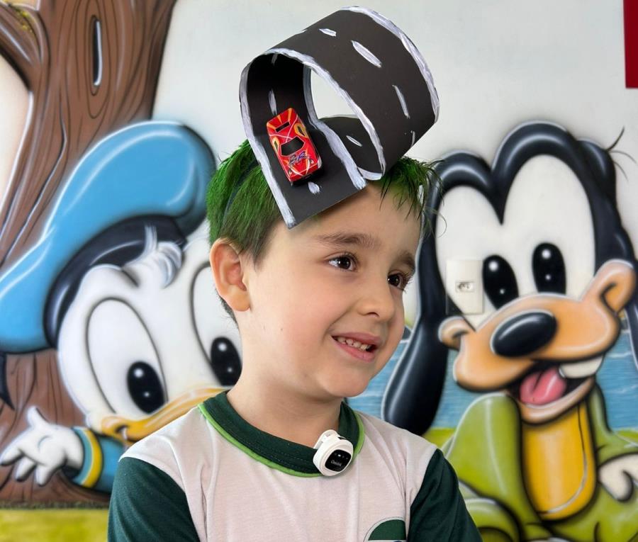 Estudantes do Ensino Fundamental da Rede de Ensino de Extrema soltam a imaginação no Dia do Cabelo Maluco