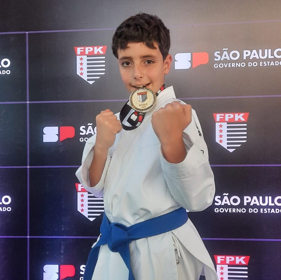 Pietro Tressino garante título em sua categoria do Sub12 e representa o município de Extrema no Torneio Elite FPK de Karatê