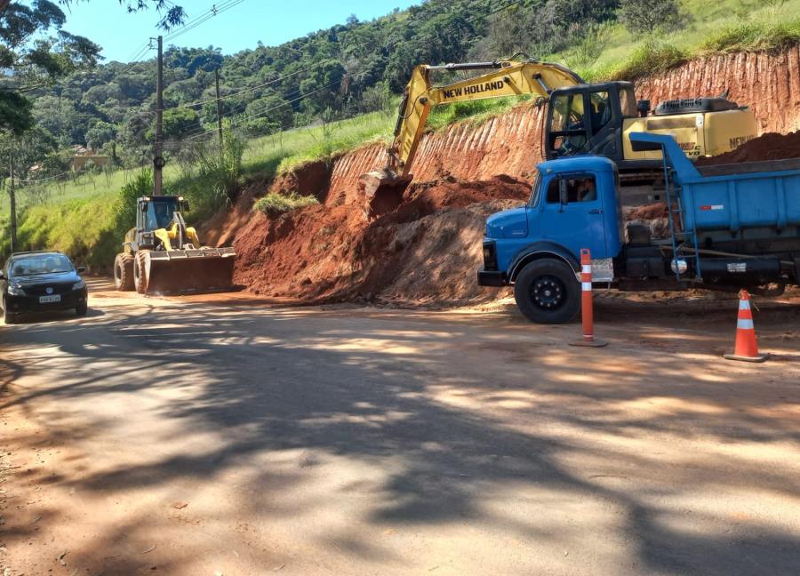 Obras de alargamento e melhorias na Estrada Pedro Rosa da Silva buscam aumentar segurança viária na região do Salto