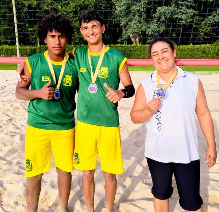 Após disputas da modalidade de vôlei de praia pelo JOEEX, quatro equipes escolares garantem vaga para a etapa microrregional do JEMG