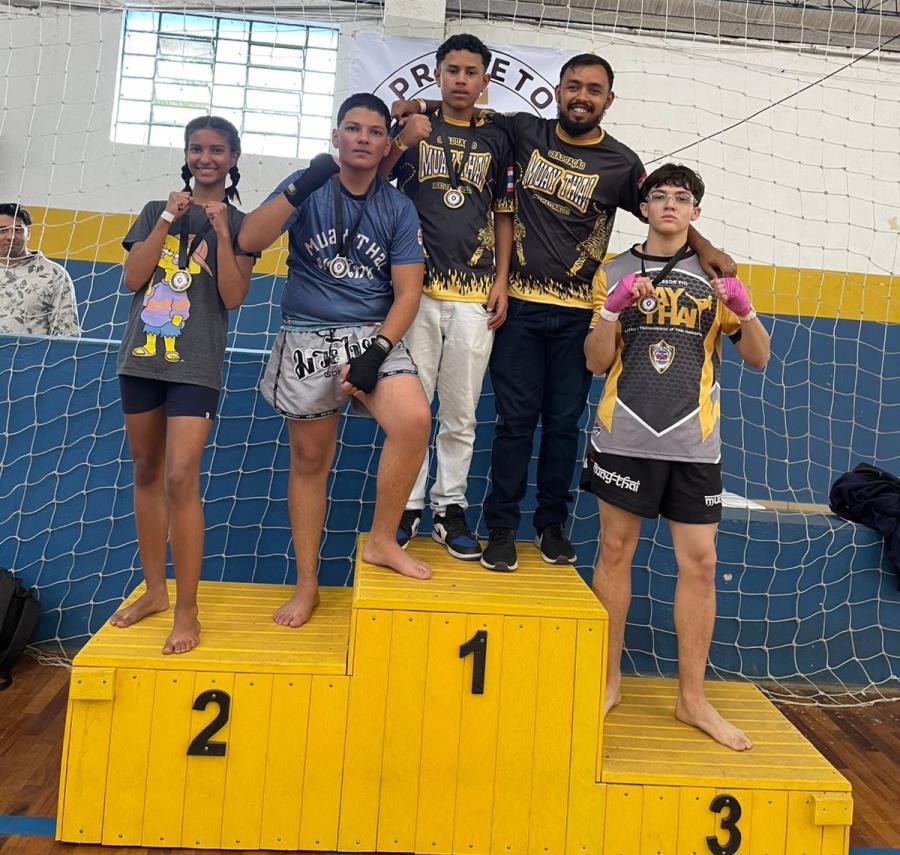 Quatro atletas de Extrema se destacam e sobem ao pódio na 1ª Copa Muay Thai ‘Vidas no Tatame’ em Bragança Paulista