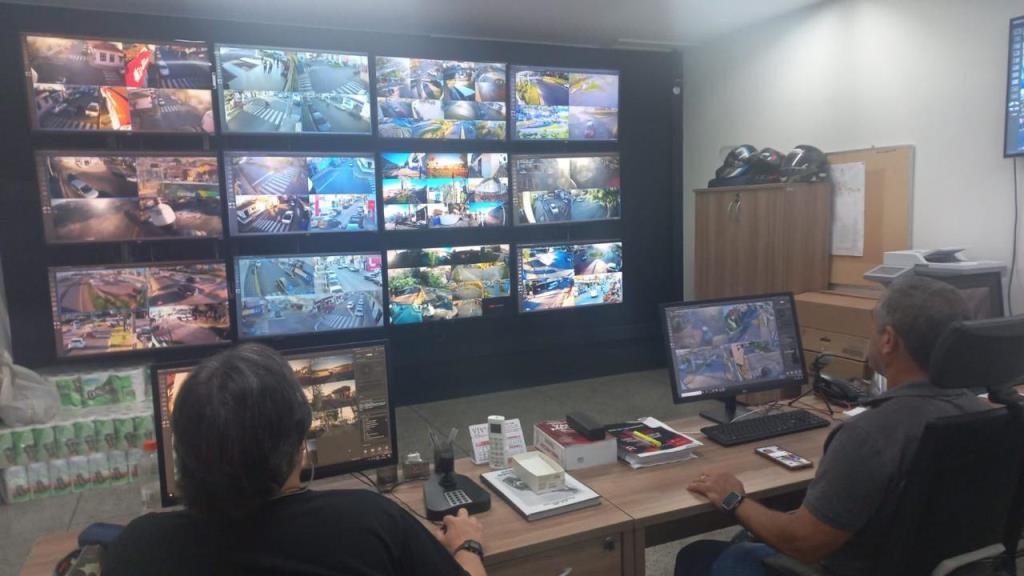Trabalho da equipe da Central de Monitoramento Municipal fortalece segurança aos extremenses e se torna aliado estratégico no combate ao crime em Extrema