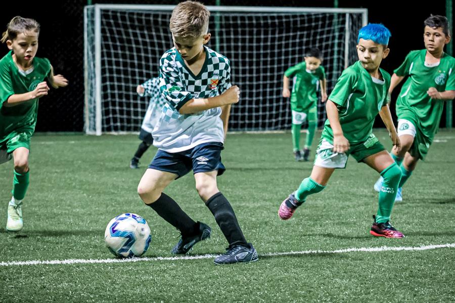 Estreia da Supercopa Extrema de Futebol Sub-07 traz emoção e duelos agitados no Campo Society do Bela Vista