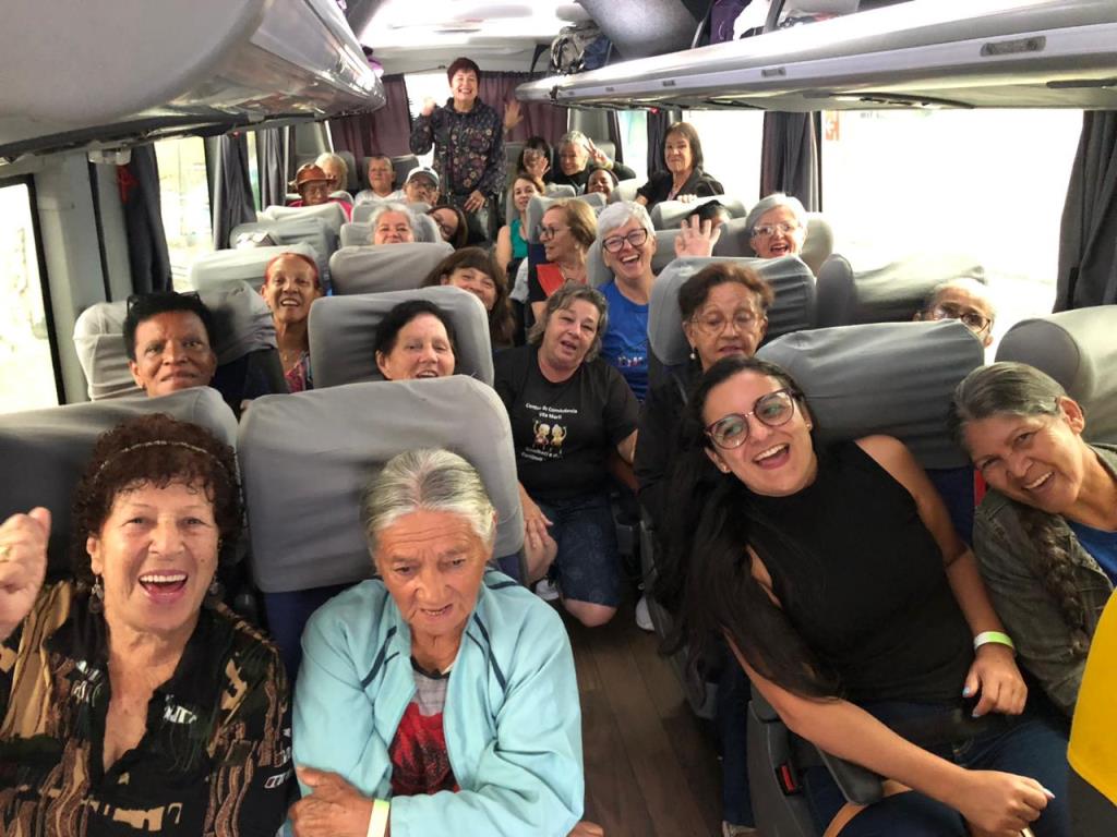 Idosos do CCI de Taubaté embarcam para Caraguatatuba pelo Programa Estadual Turismo 60+