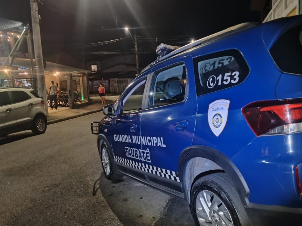 Prefeitura realiza “Operação Sossego” e fiscaliza bares e adegas em diversos bairros de Taubaté