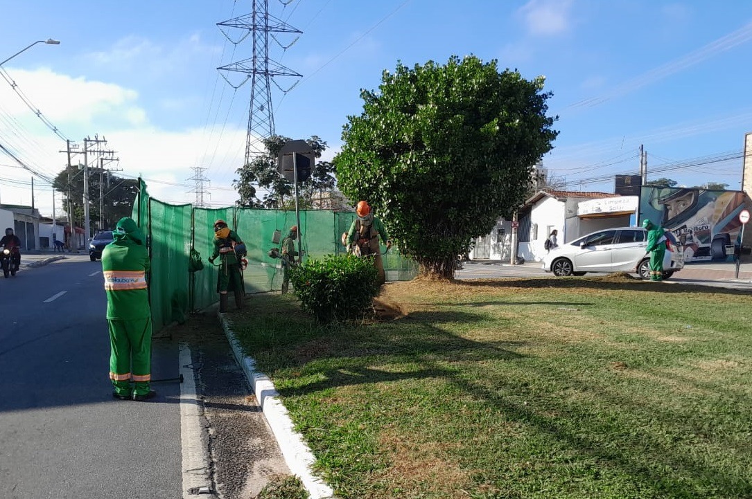 Equipes de zeladoria atuam em diversas regiões de Taubaté na semana