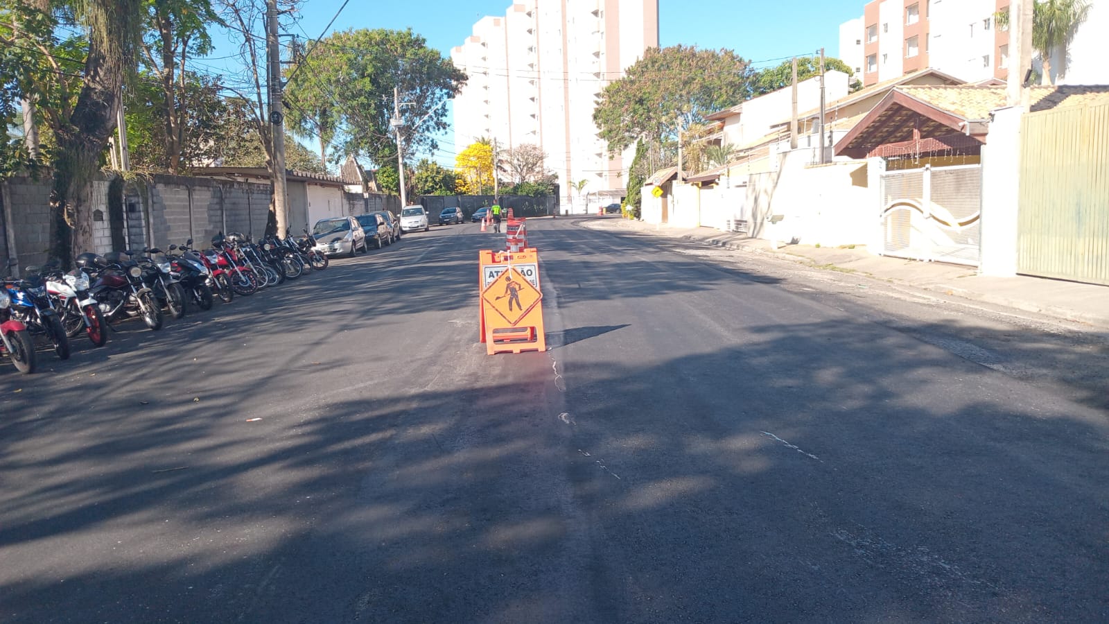 Prefeitura interdita trecho de avenida no Parque São Luis para recapeamento de asfalto