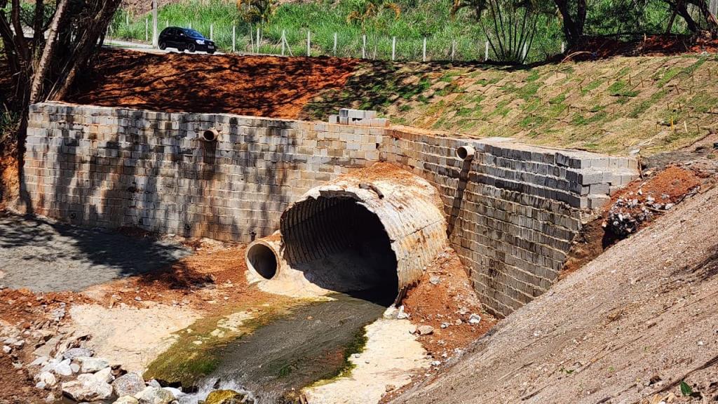 Prefeitura conclui obra em galeria de água pluvial no Bosque Flamboyant