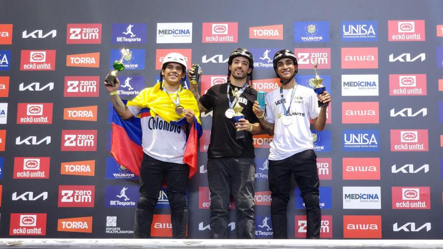 Copa de BMX lota ginásio em Taubaté e termina com campeão olímpico em primeiro e 'Bala Loka' em segundo