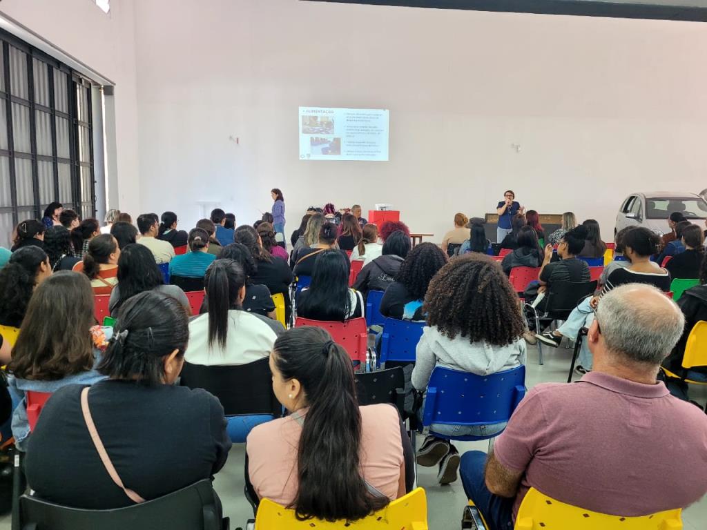 Secretaria de Educação realiza formação com novos colaboradores da Funcabes