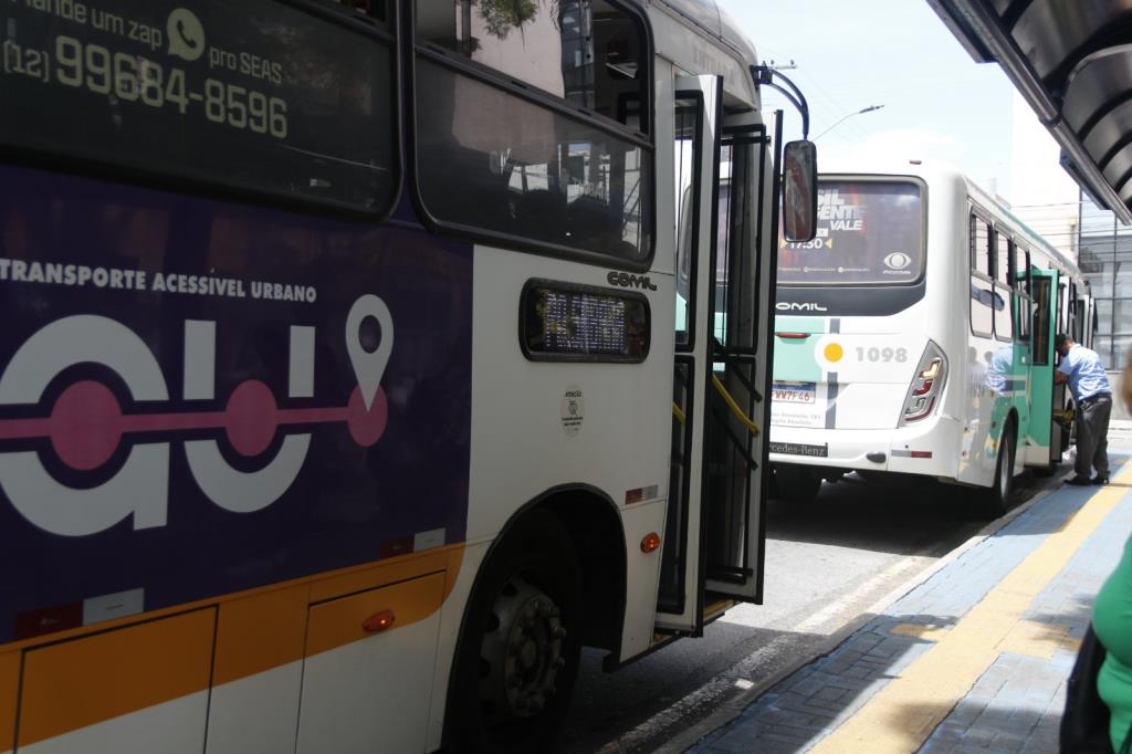 Linha 10 do transporte coletivo tem mudança de horários a partir desta quarta-feira (19)