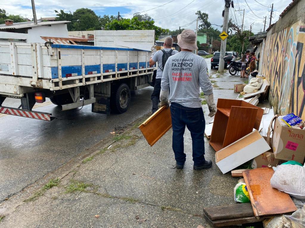 Secretaria de Saúde reforça ações para reduzir risco de doenças no Santa Tereza
