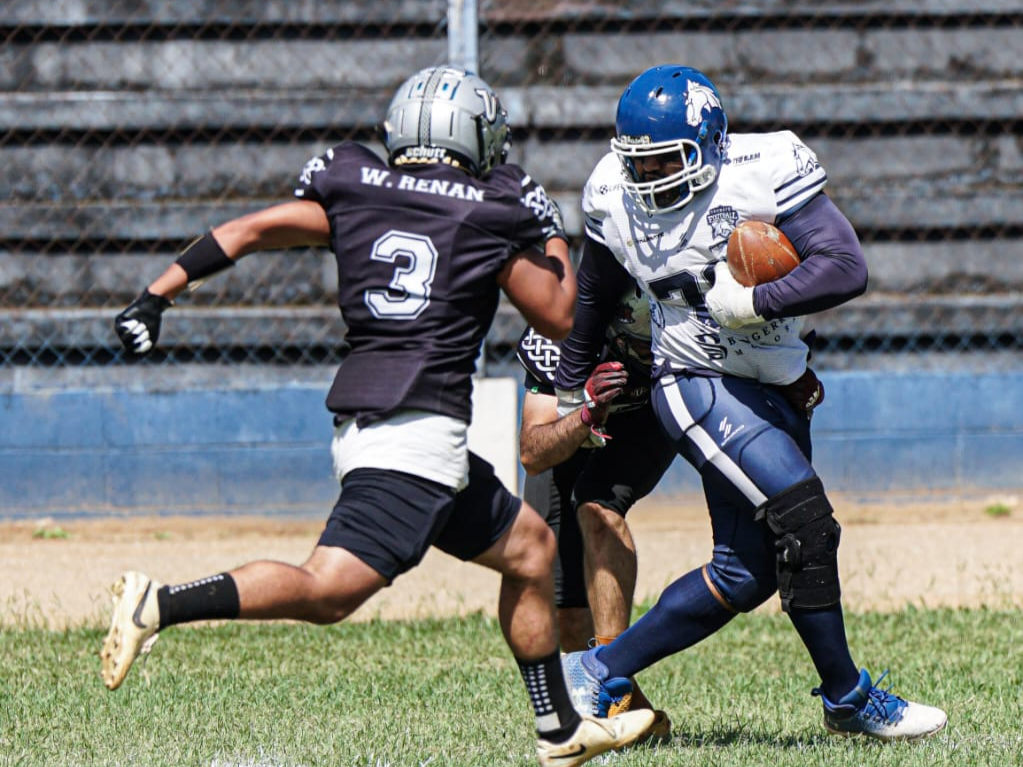 Taubaté Football enfrenta São José Jets pelo Paulista de Futebol Americano na CTI, com apresentação da Famuta