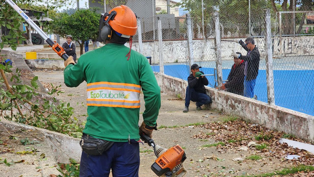 Prefeitura reforça ações de zeladoria em praça do Jardim Gurilândia