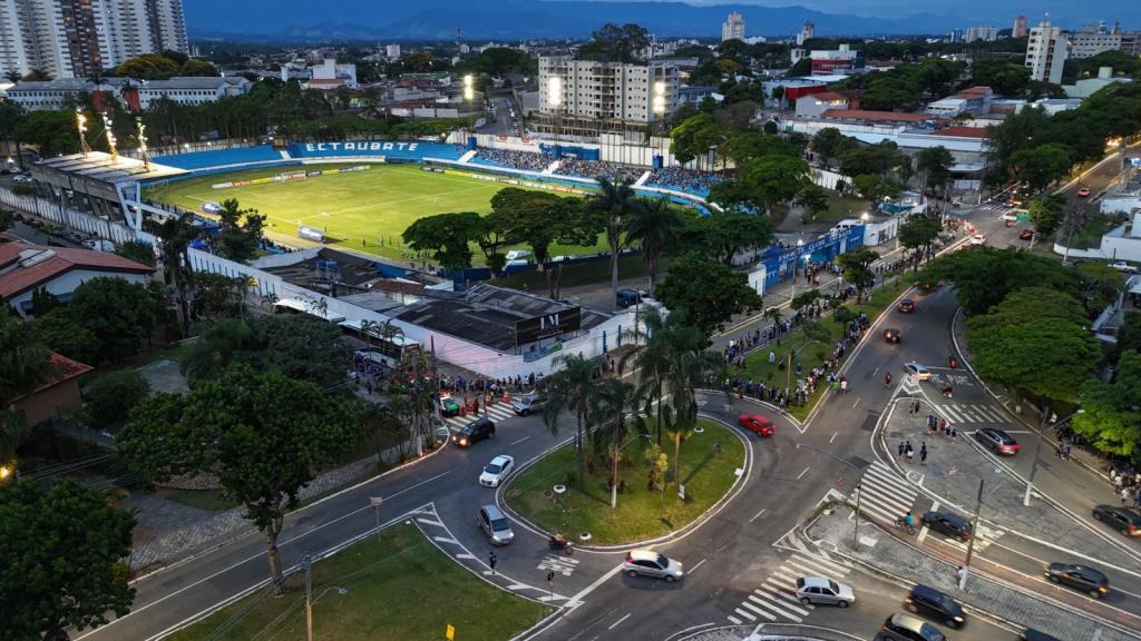 Primeira fase da Copinha em Taubaté arrecada mais de 1,6 tonelada de alimentos para o Fundo Social