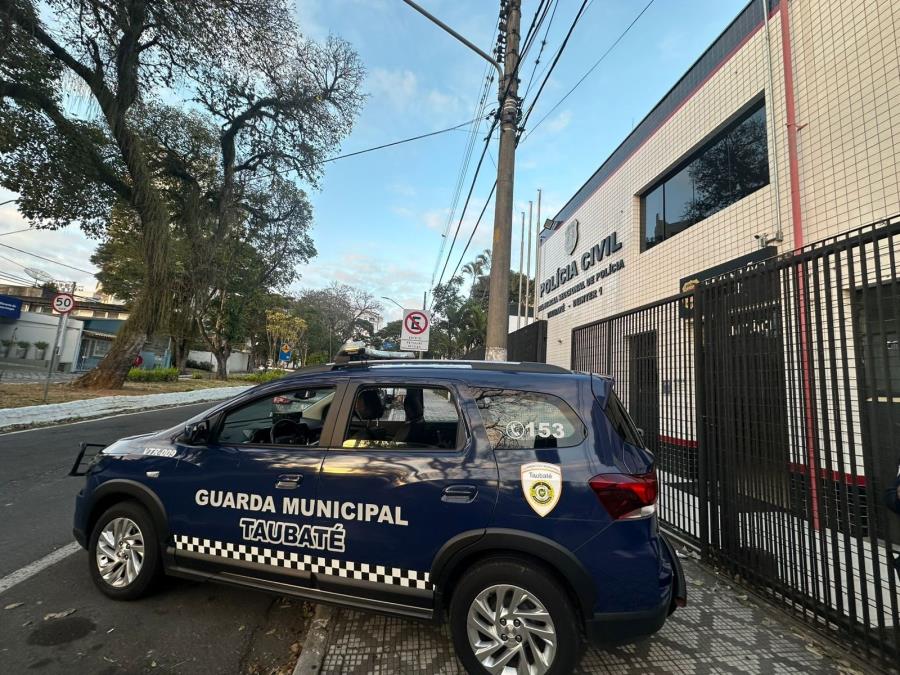 GCM prende dupla que furtou fiação de quadra esportiva e tentou novo crime em escola