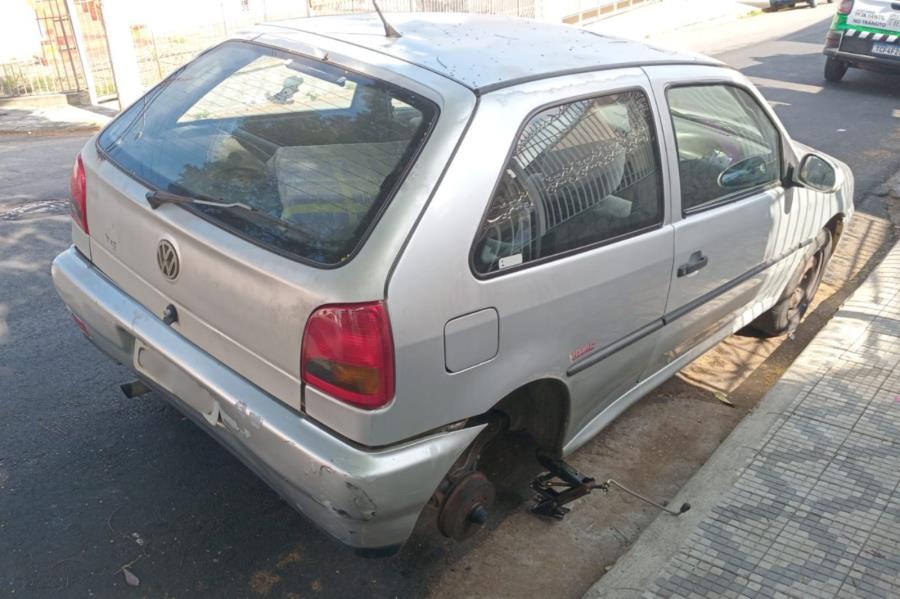 Agentes de trânsito identificam veículo furtado e proprietário é acionado