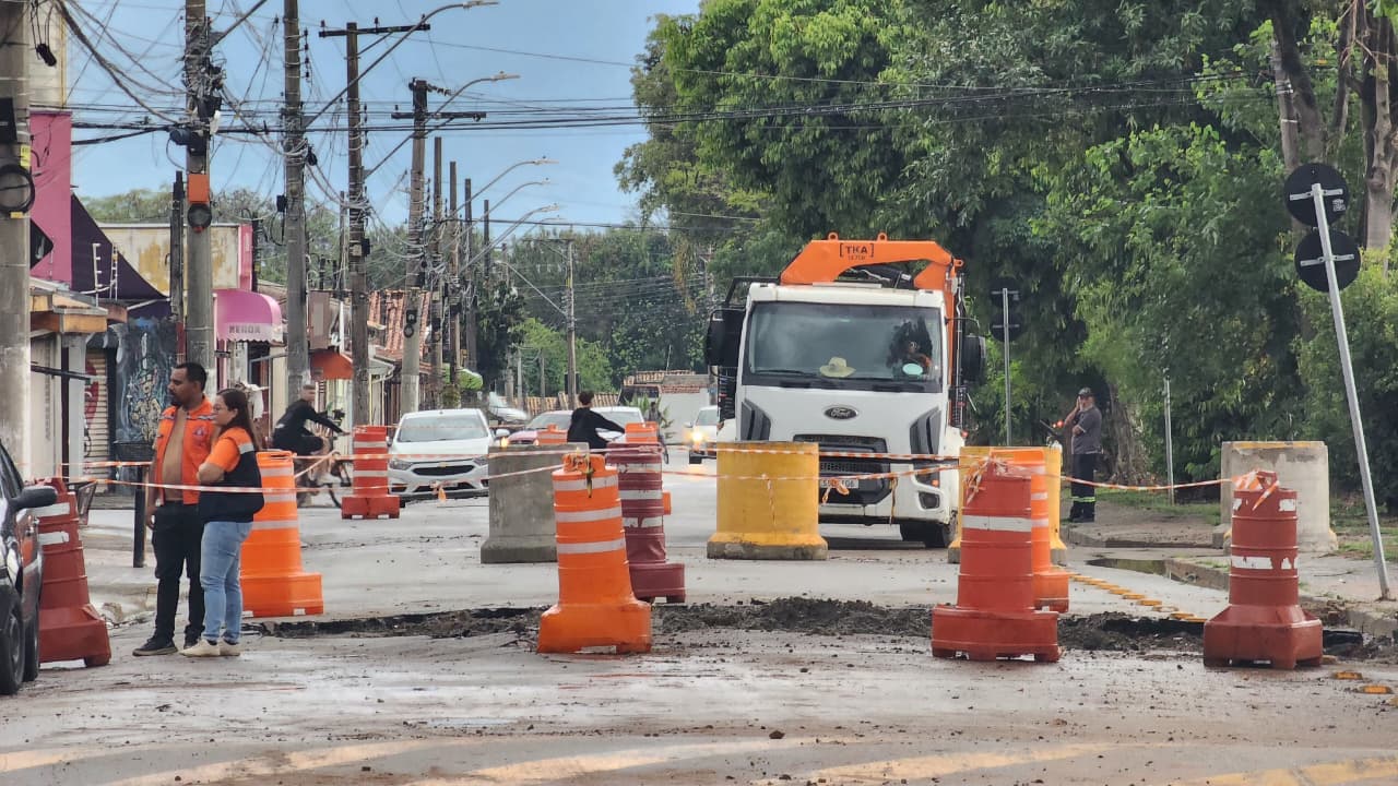 Prefeitura inicia trabalhos de limpeza após chuvas no bairro Sítio Santo Antônio