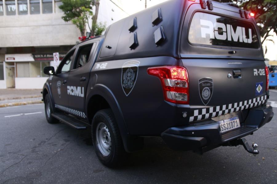 Romu intercepta veículo e prende homem com cédulas falsas após alerta de câmeras do CGI
