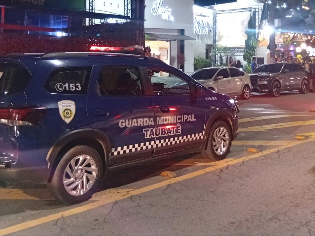 Operação Sossego segue com ações nos bairros e fiscaliza 22 estabelecimentos