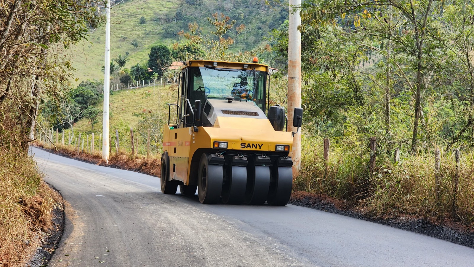 Passando por melhorias, estrada Sete Voltas recebe pavimentação