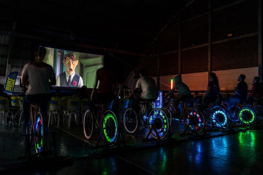 Taubaté recebe BikeCine, cinema sustentável movido por bicicletas