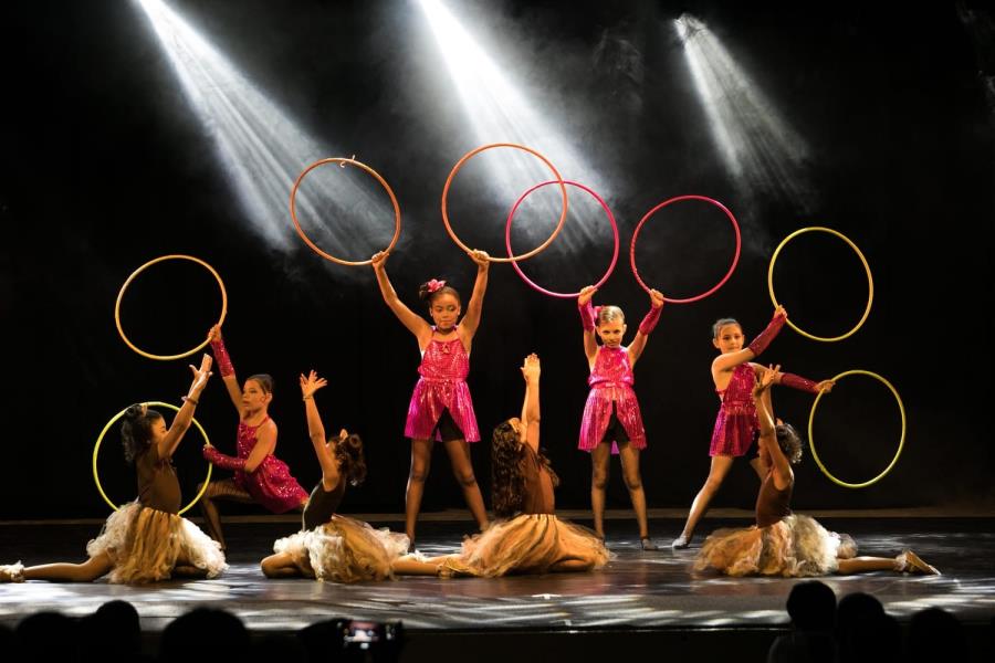 Prefeitura de Taubaté apresenta espetáculo gratuito 'Vem Dançar – Estações' no Teatro Metrópole