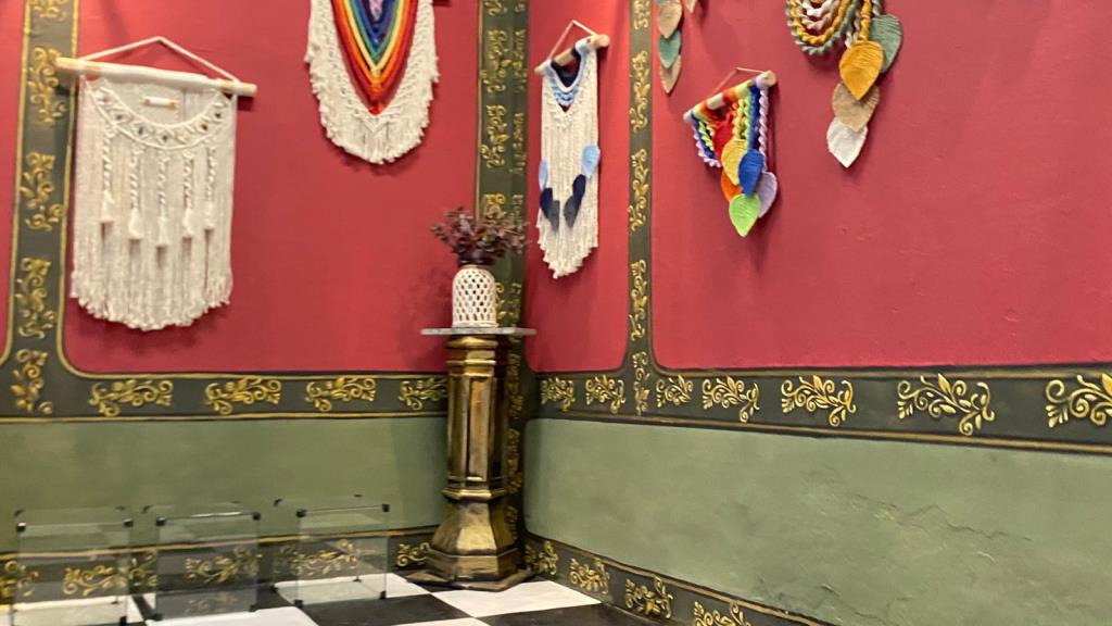 Centro Cultural recebe a exposição 'Entre Nós', com mais de 50 obras autorais