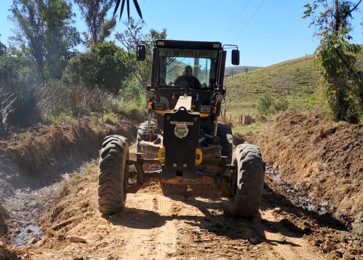 Prefeitura realiza ações de manutenção e melhoria nas estradas rurais
