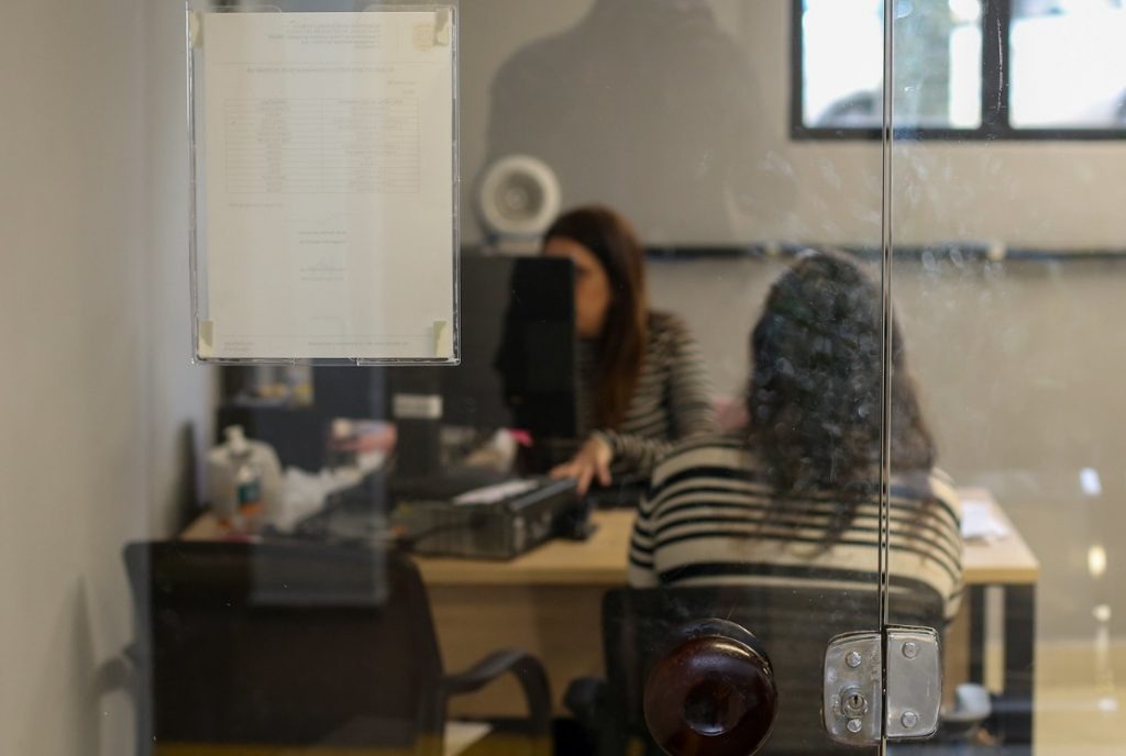 Serviço 'Casa da Mulher' atende vítimas de violência doméstica e seus filhos em Taubaté