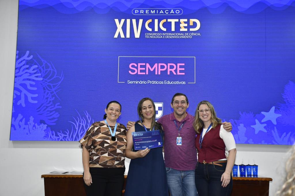 Escolas municipais vencem três categorias em congresso científico da Unitau