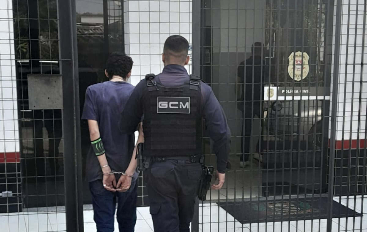 Homem é detido suspeito de iniciar queimada às margens da estrada do Itapecerica