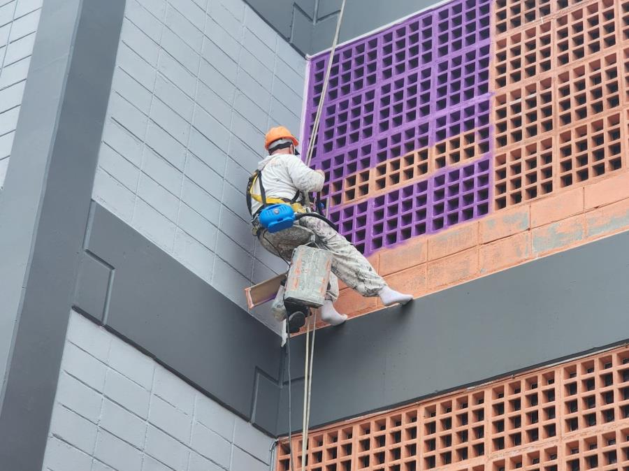 Prefeitura inicia revitalização na área externa do Shopping Popular