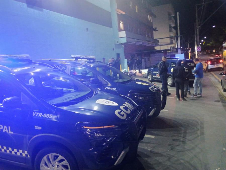 GCM prende suspeito em flagrante por furto e encontra foragido da Justiça