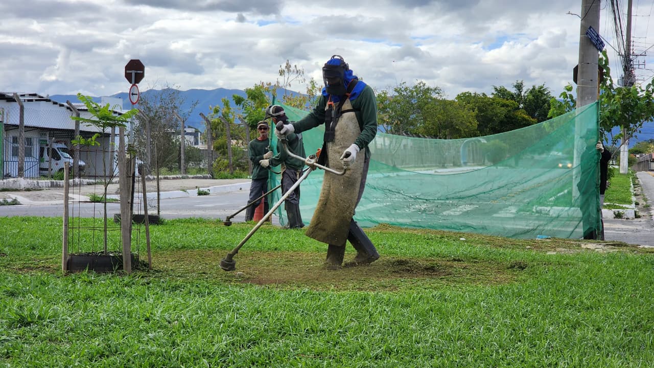Prefeitura inicia serviços de zeladoria na Esplanada Santa Terezinha para quarta edição do projeto Bairros Vivos