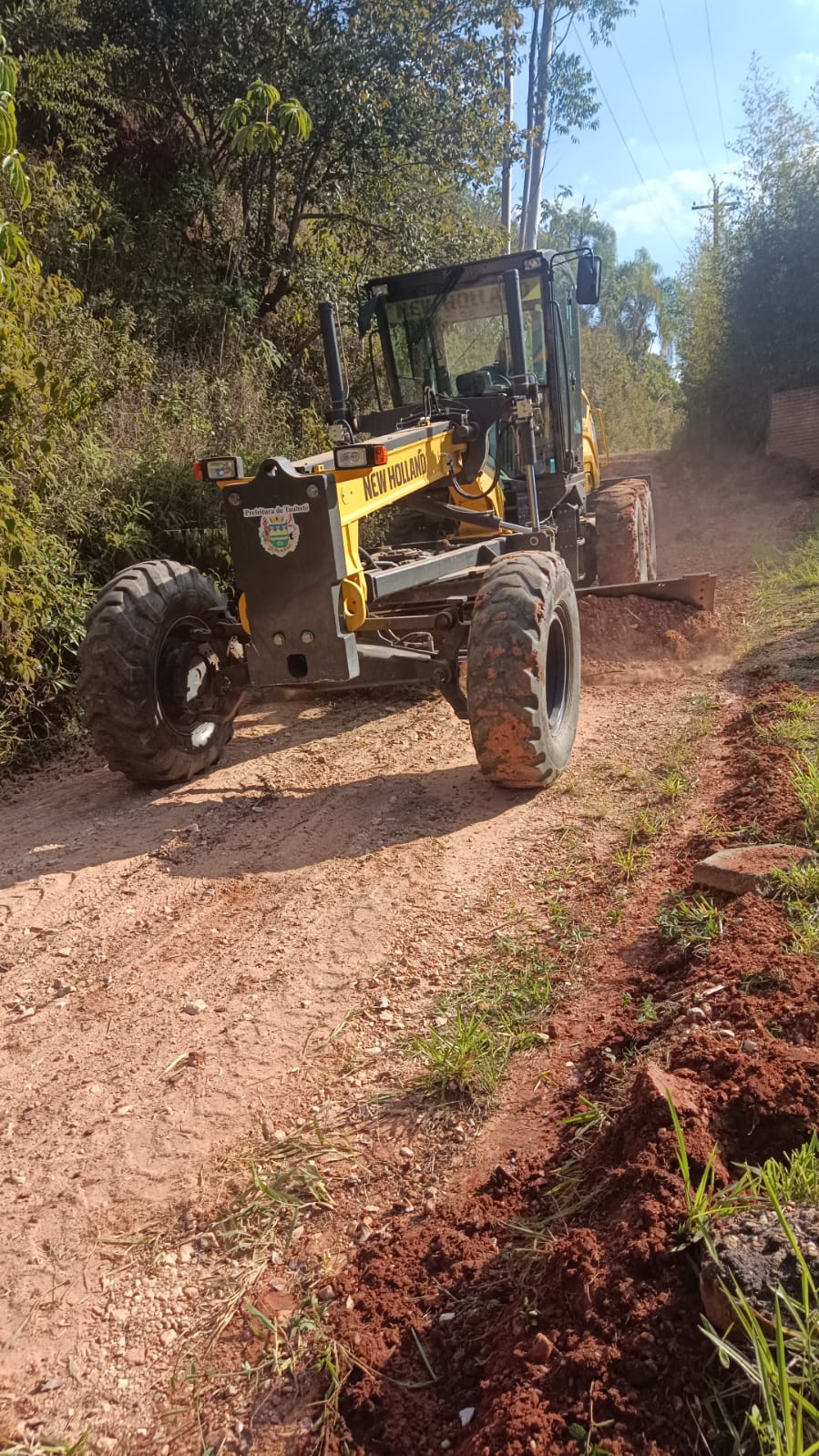 Prefeitura inicia serviços de manutenção no Pinheirinho, na zona rural