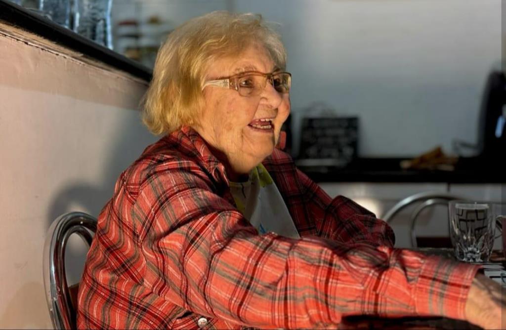 Mistau sedia pré-estreia de documentário sobre figureira que ajudou a criar Festa do Folclore de Taubaté